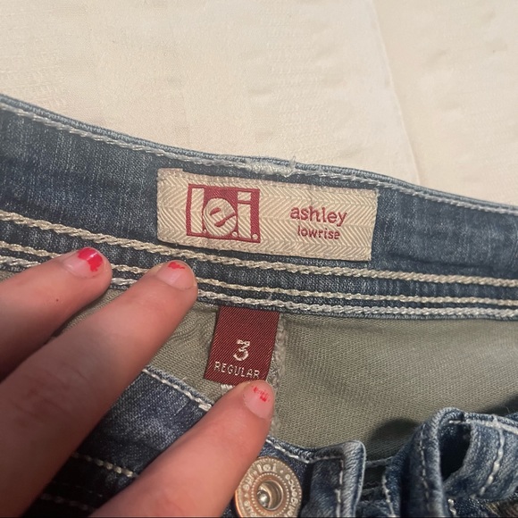 LEI Ashley Low Rise Blue Jean Denim Shorts Camo & Fringe Details - Picture 3 of 4